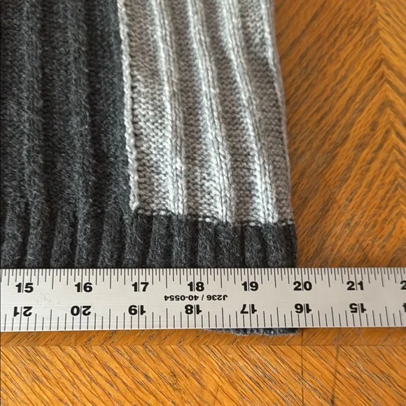 Time and Tru Black and Gray Ribbed Turtleneck Sweater - Picture 8 of 13